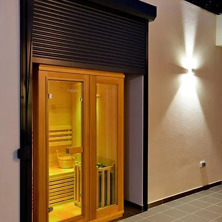 Hotel Bellamy With Pool And Jacuzzi Near Porec