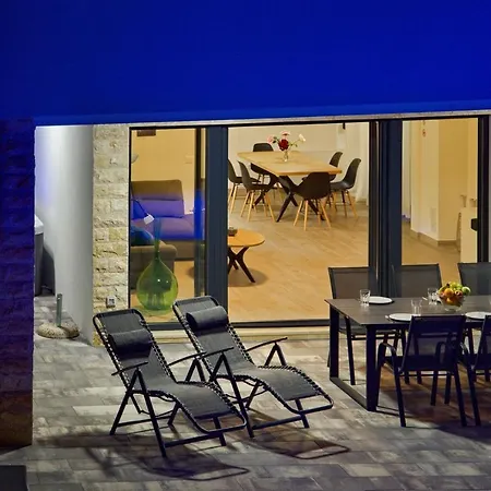Bellamy With Pool And Jacuzzi Near Porec Hotel 4*