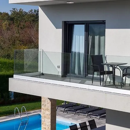 Hotel Bellamy With Pool And Jacuzzi Near Porec 4*